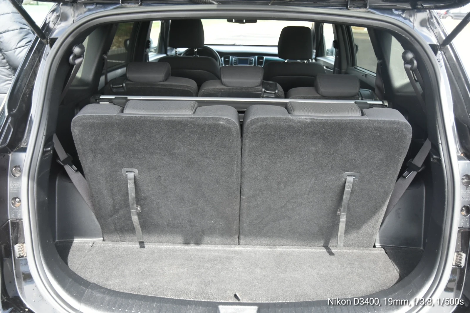 Kia Carens 1.7 CRDI 7 местна, снимка 16 - Автомобили и джипове - 54180444