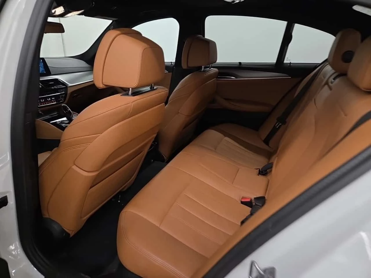BMW 550  | M550I XDRIVE | 360 | harman kardon | обдухване , снимка 13 - Автомобили и джипове - 54502124