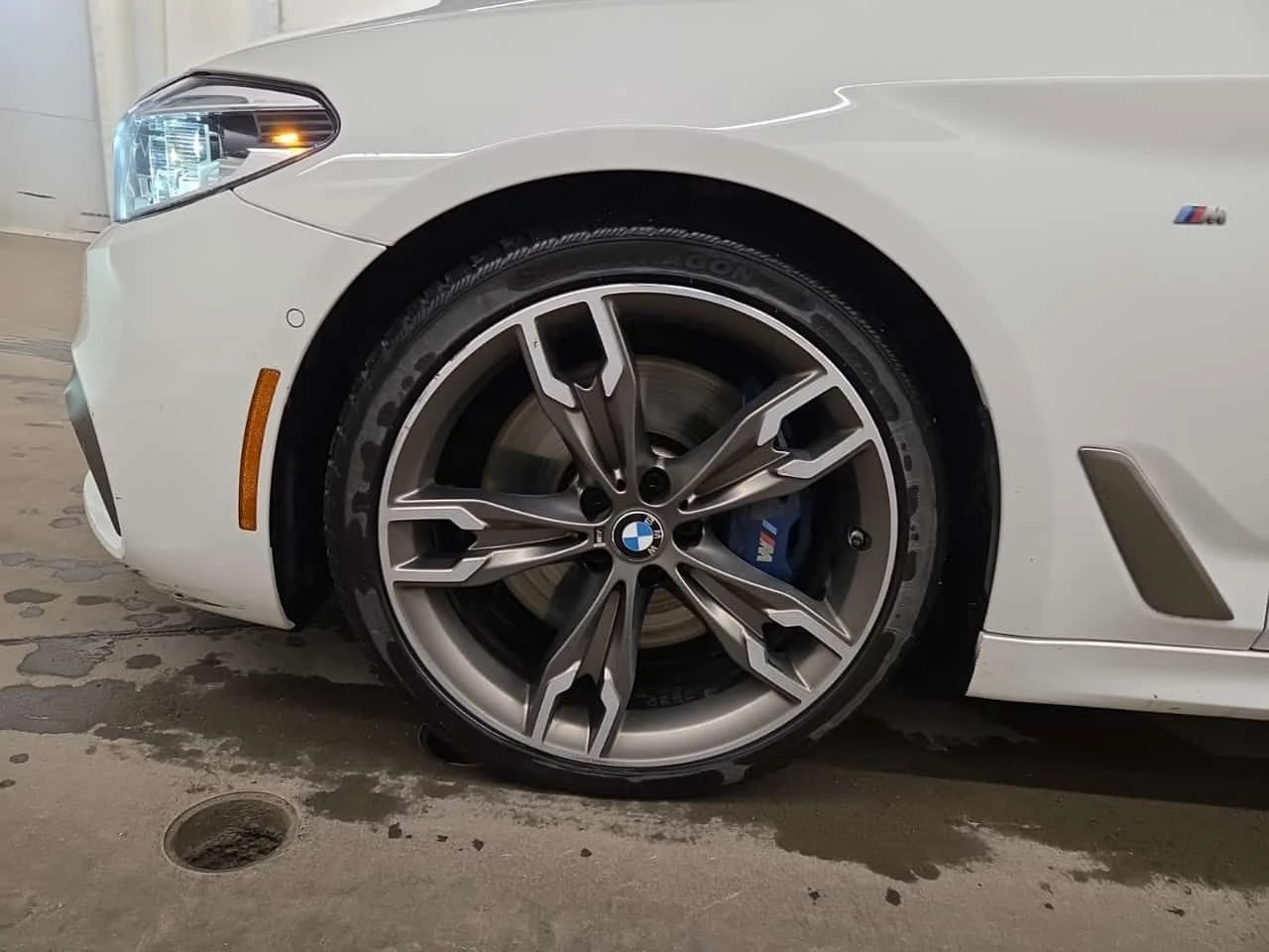 BMW 550  | M550I XDRIVE | 360 | harman kardon | обдухване , снимка 7 - Автомобили и джипове - 54502124