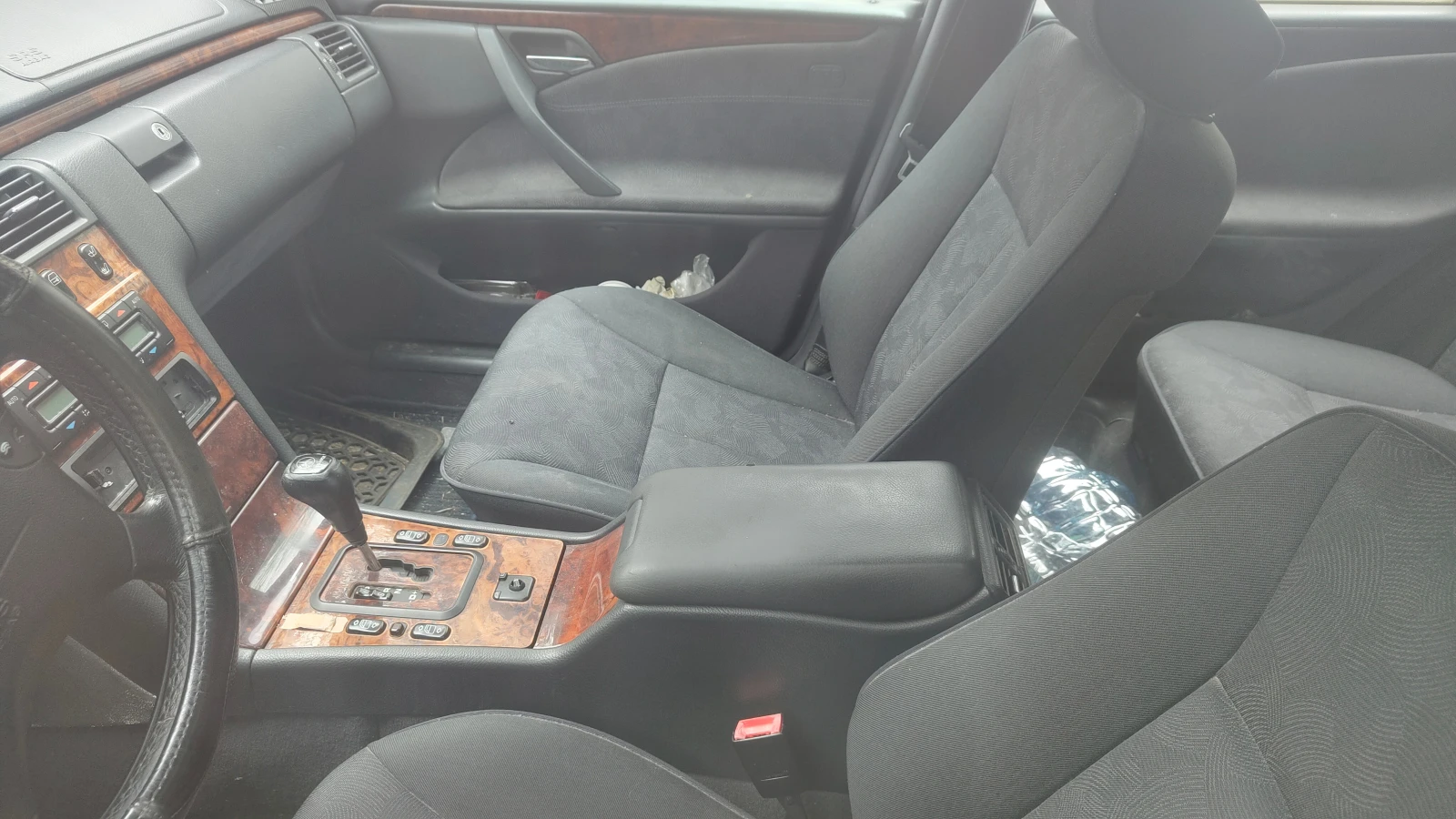 Mercedes-Benz E 270, снимка 3 - Автомобили и джипове - 54904458