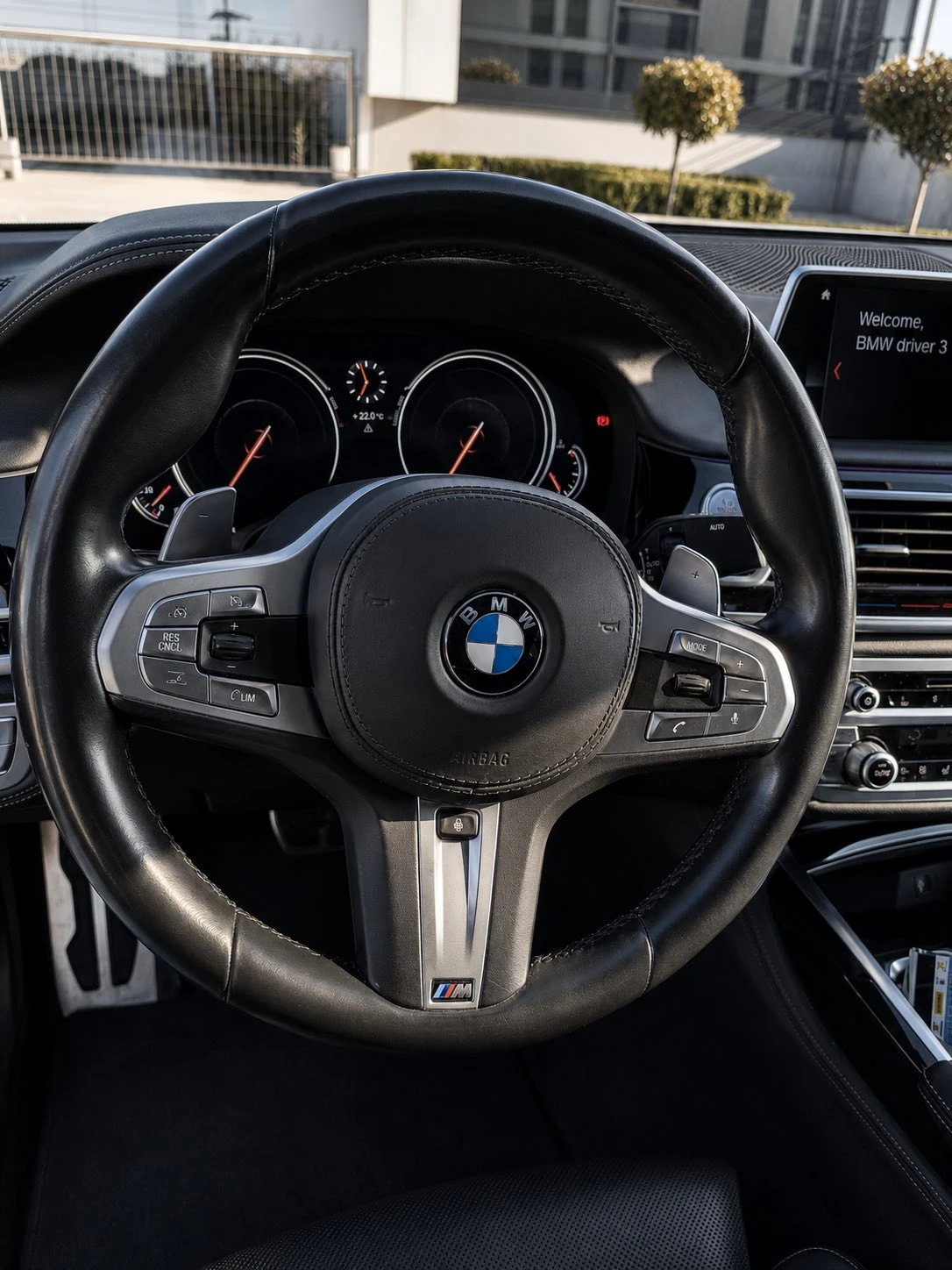BMW 740 M-Pack Long, снимка 11 - Автомобили и джипове - 55273477