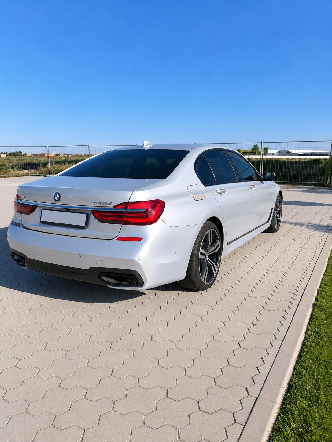 BMW 740 M-Pack Long, снимка 2 - Автомобили и джипове - 55273477