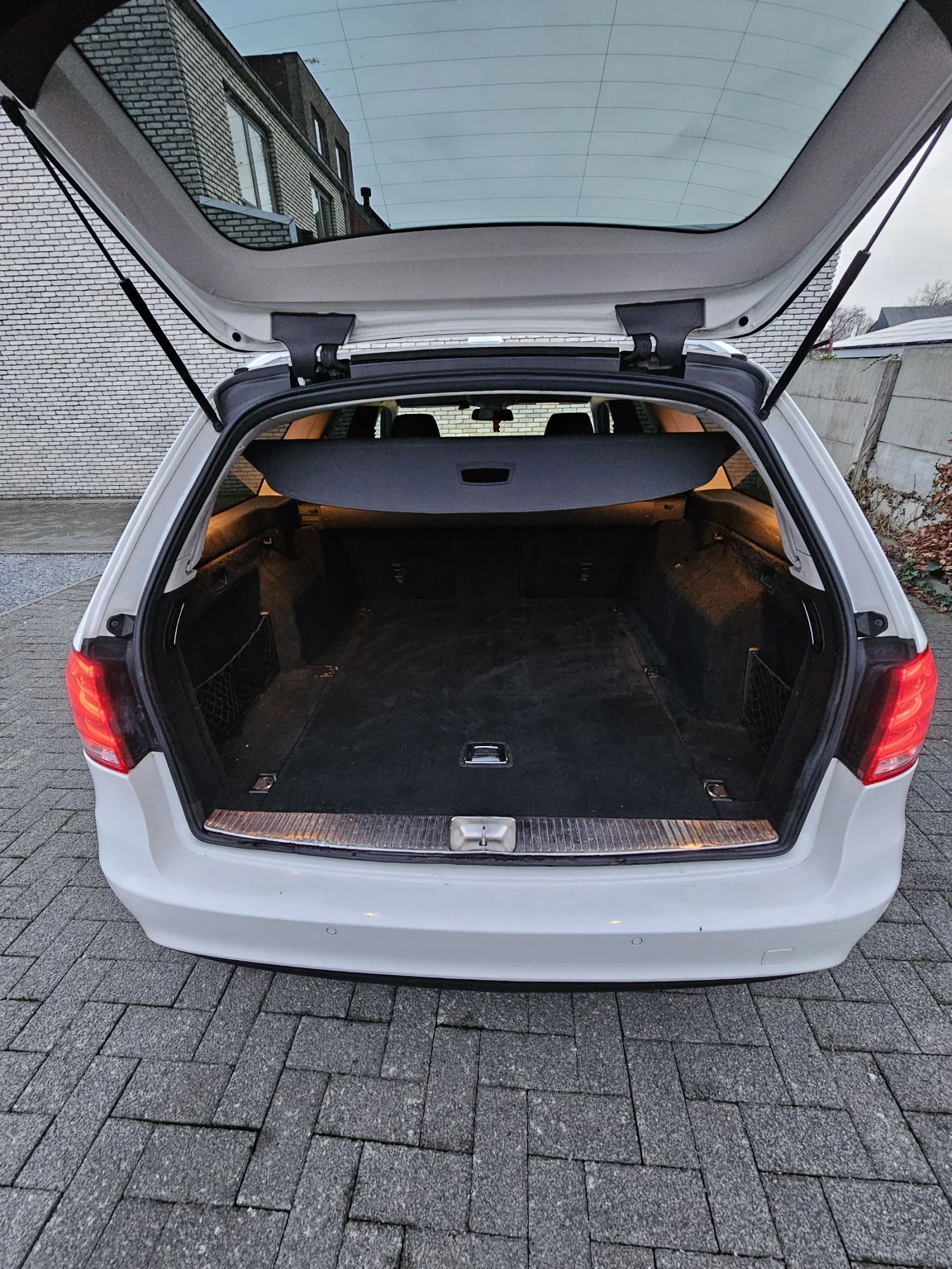 Mercedes-Benz E 200 Е200, снимка 9 - Автомобили и джипове - 55321385