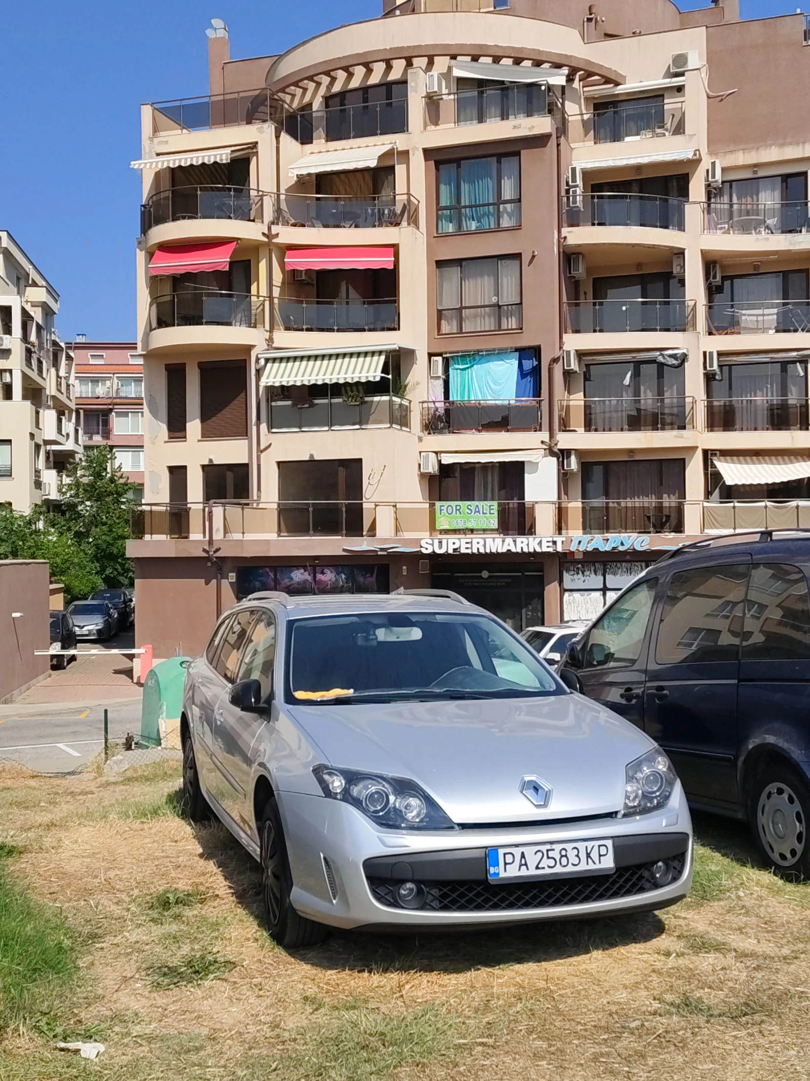 Renault Laguna 2.0 Т, снимка 13 - Автомобили и джипове - 55777756