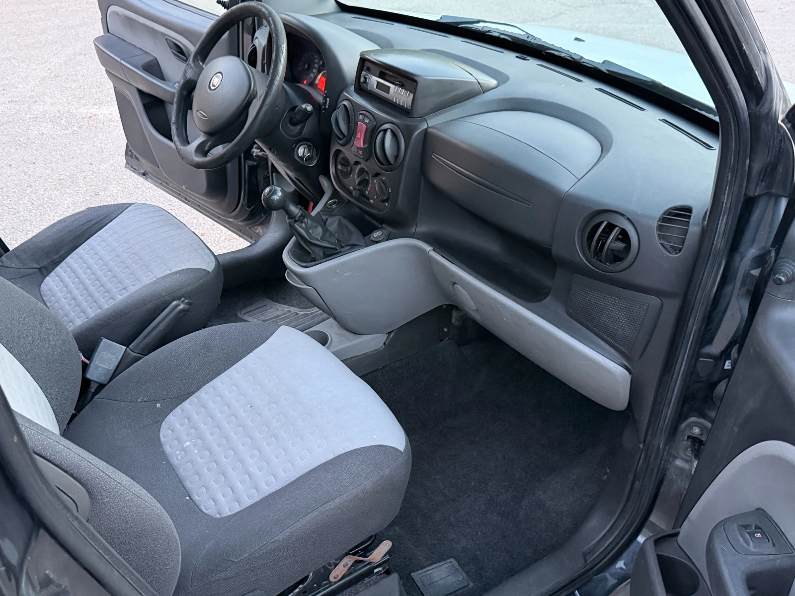 Fiat Doblo 1.9 JTD, снимка 13 - Автомобили и джипове - 56633304
