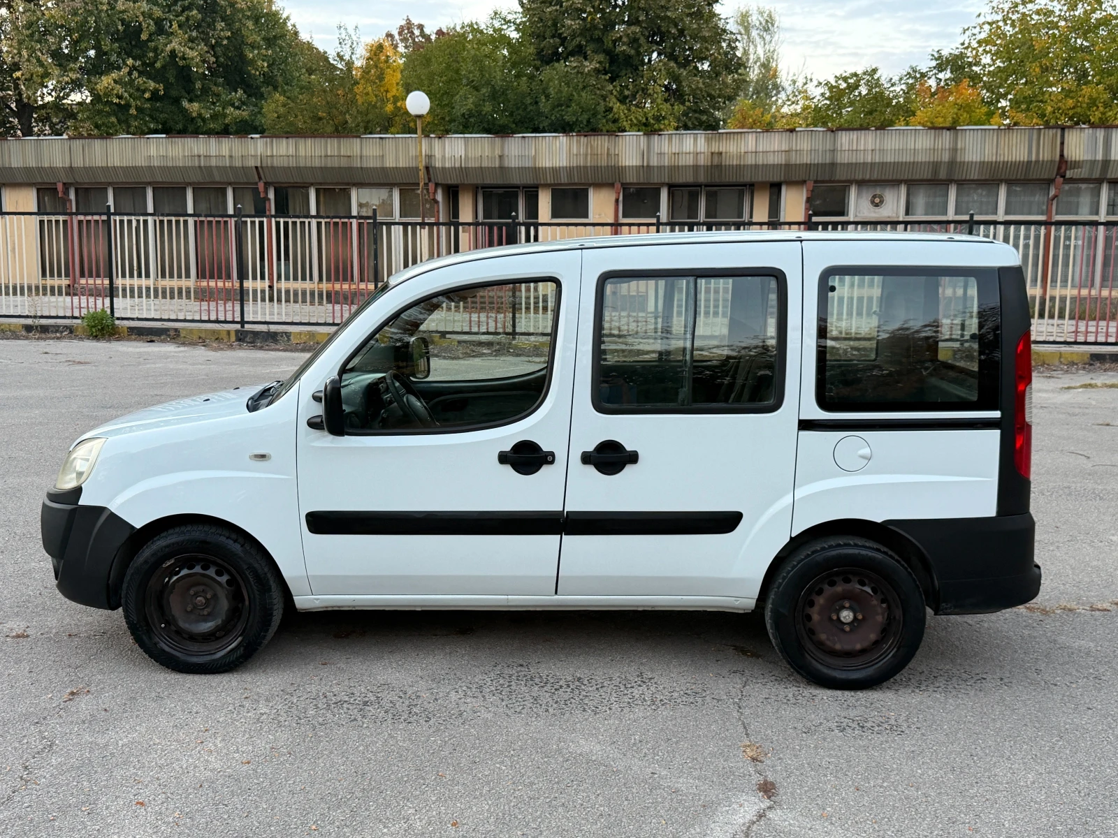 Fiat Doblo 1.9 JTD, снимка 3 - Автомобили и джипове - 56633304
