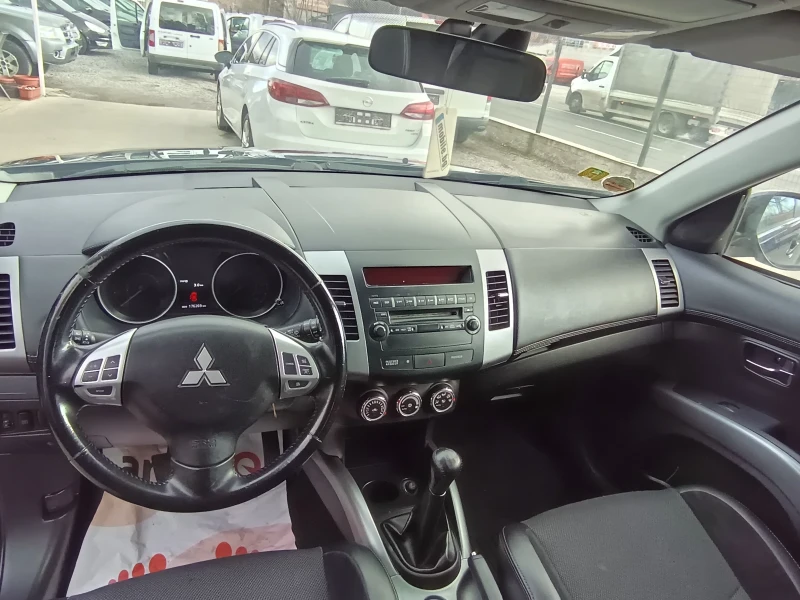 Mitsubishi Outlander 2.0i, снимка 10 - Автомобили и джипове - 51896314