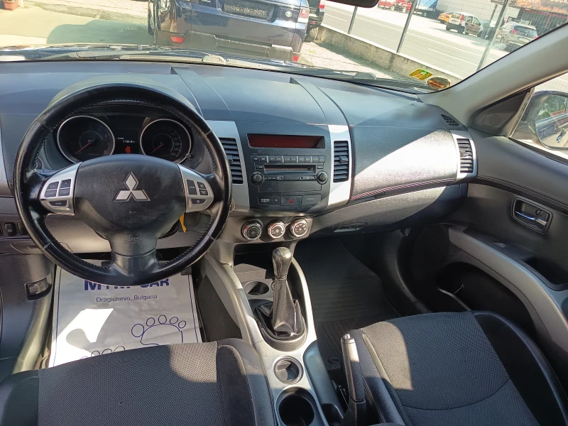 Mitsubishi Outlander 2.0i, снимка 11 - Автомобили и джипове - 51896314