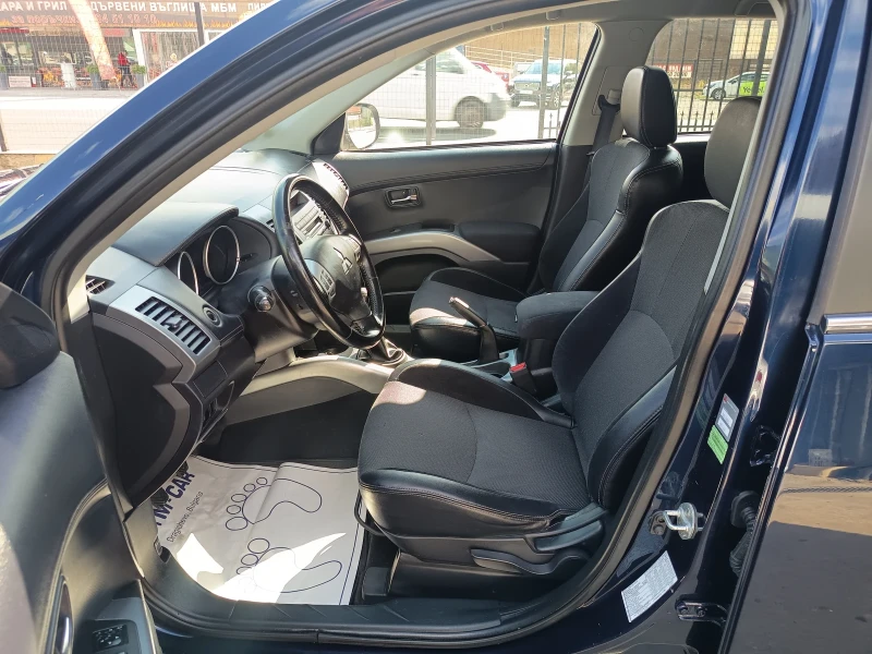 Mitsubishi Outlander 2.0i, снимка 8 - Автомобили и джипове - 51896314