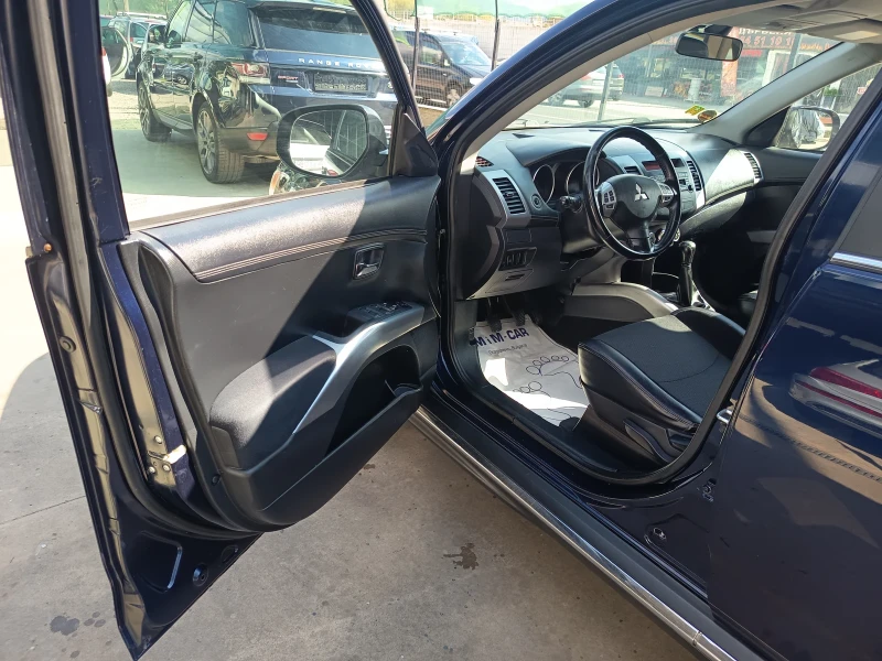 Mitsubishi Outlander 2.0i, снимка 9 - Автомобили и джипове - 51896314