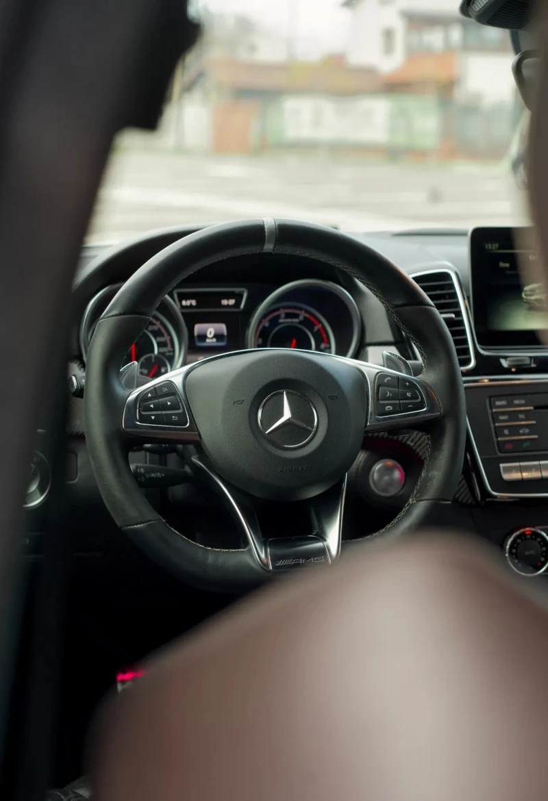 Mercedes-Benz GLE 63 S AMG 4Matic, снимка 5 - Автомобили и джипове - 53106383