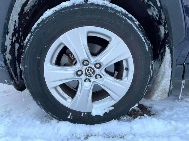 Toyota Rav4 * XLE * CARFAX * БЕЗ ПЪРВОНАЧАЛНА ВНОСКА, снимка 7 - Автомобили и джипове - 53176317