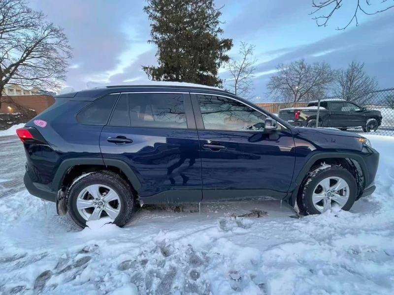 Toyota Rav4 * XLE * CARFAX * БЕЗ ПЪРВОНАЧАЛНА ВНОСКА, снимка 3 - Автомобили и джипове - 53176317