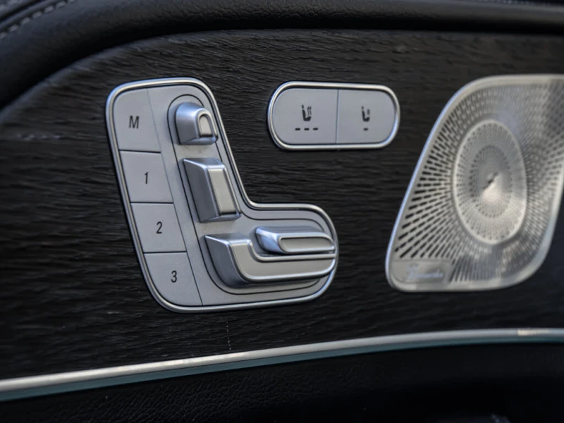 Mercedes-Benz GLE 350 AMG Optic * CARFAX * АвтоКредит * (ЦЕНА ДО БГ), снимка 11 - Автомобили и джипове - 53180795