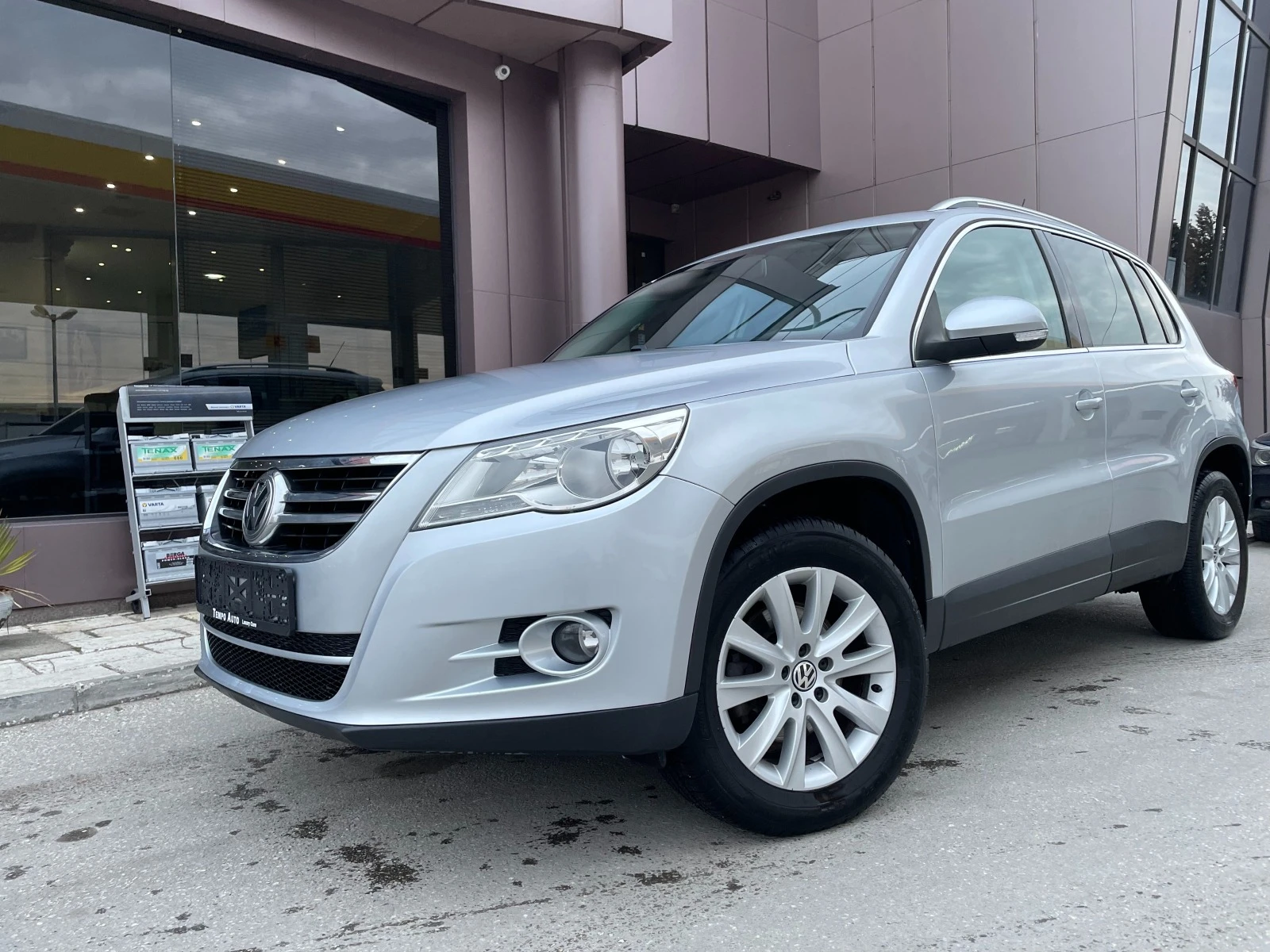 VW Tiguan 2.0TDI-4X4-AUTOMATIC-2010г. - изображение 2