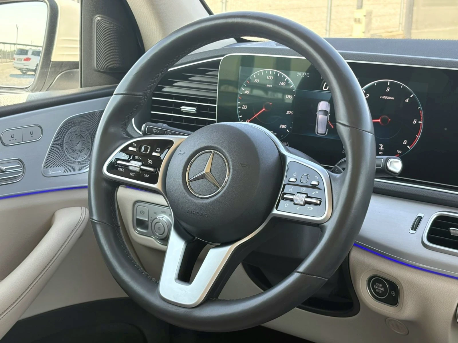 Mercedes-Benz GLE 400 Капарирана/Продадена  - изображение 9