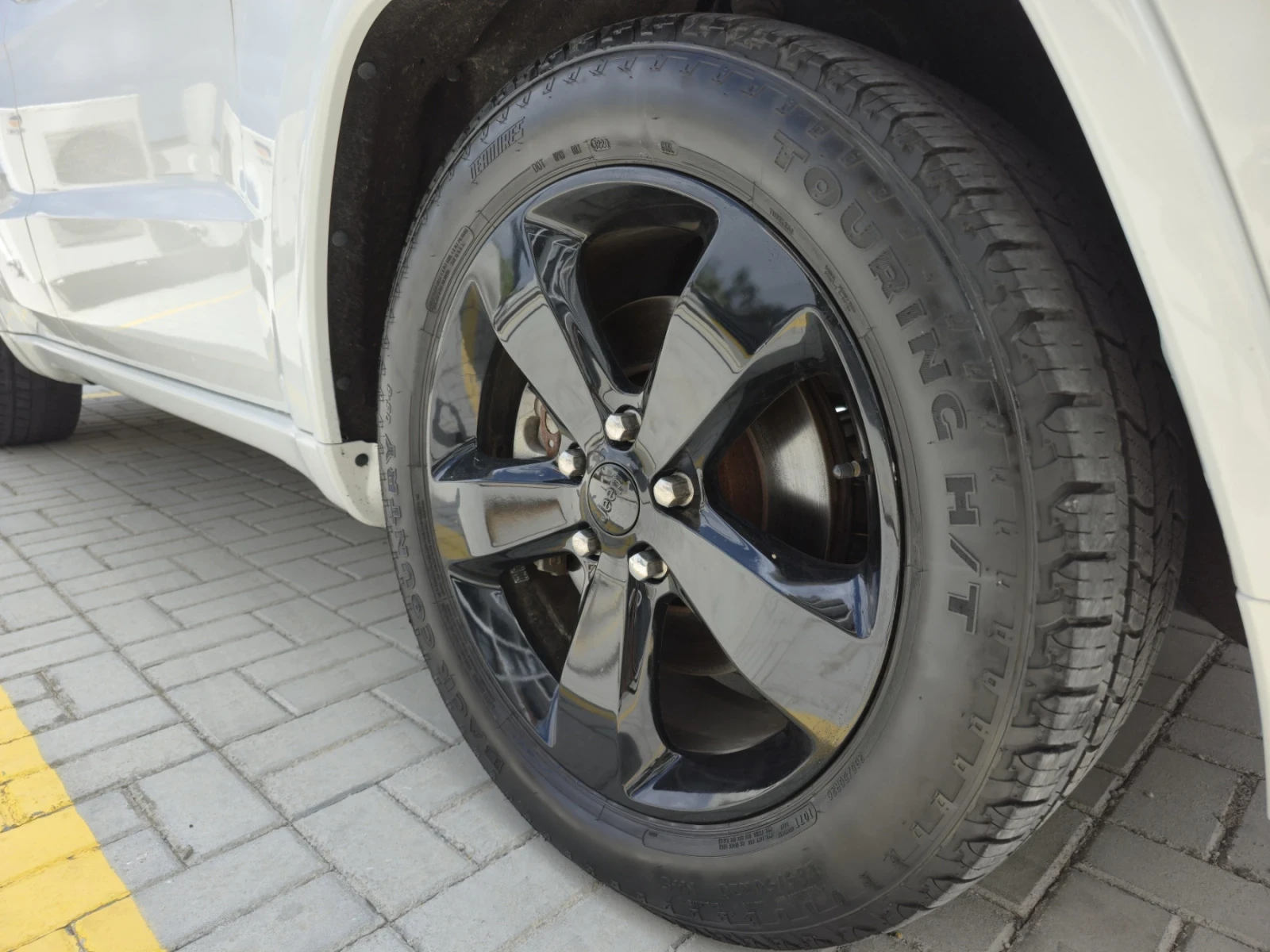 Jeep Grand cherokee Overland 5.7  - изображение 7