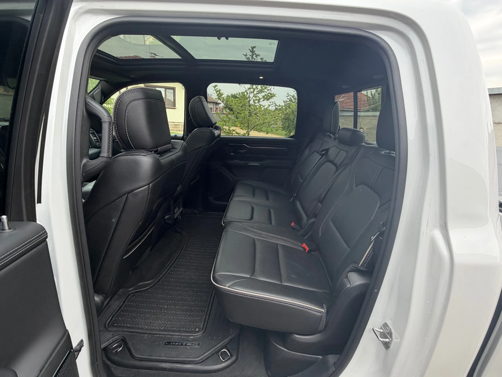 Dodge RAM 1500 Limited EcoDiesel 3.0 10L/100 1 собственик, снимка 10 - Автомобили и джипове - 54518260