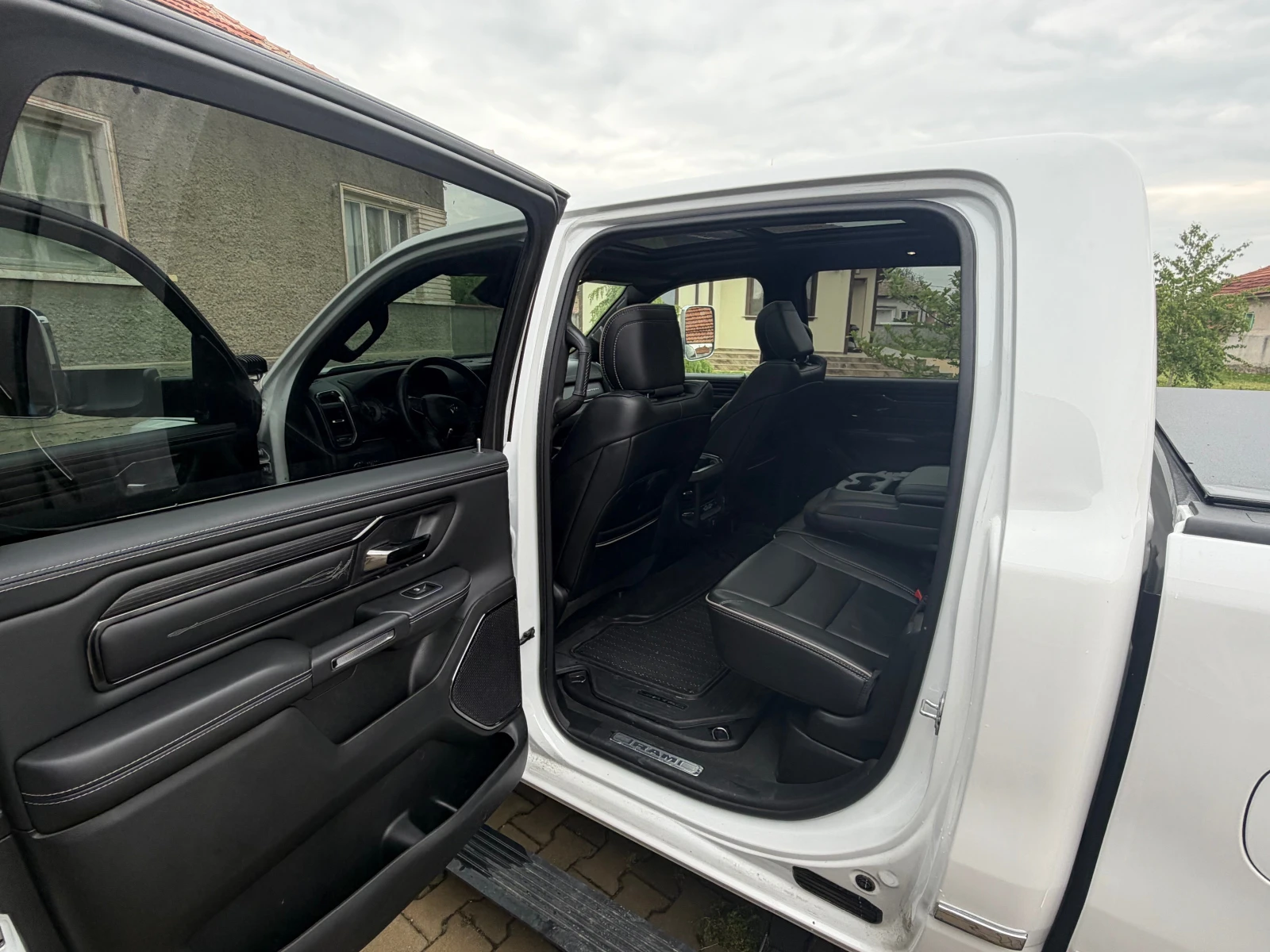 Dodge RAM 1500 Limited EcoDiesel 3.0 10L/100 1 собственик, снимка 9 - Автомобили и джипове - 54518260