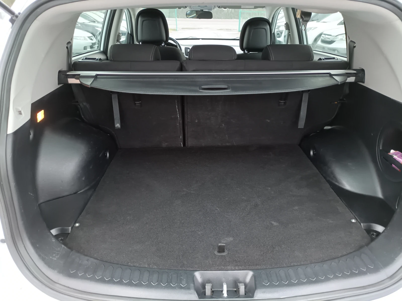 Kia Sportage Фабрична газ нави 185000 история Италия , снимка 15 - Автомобили и джипове - 53801516