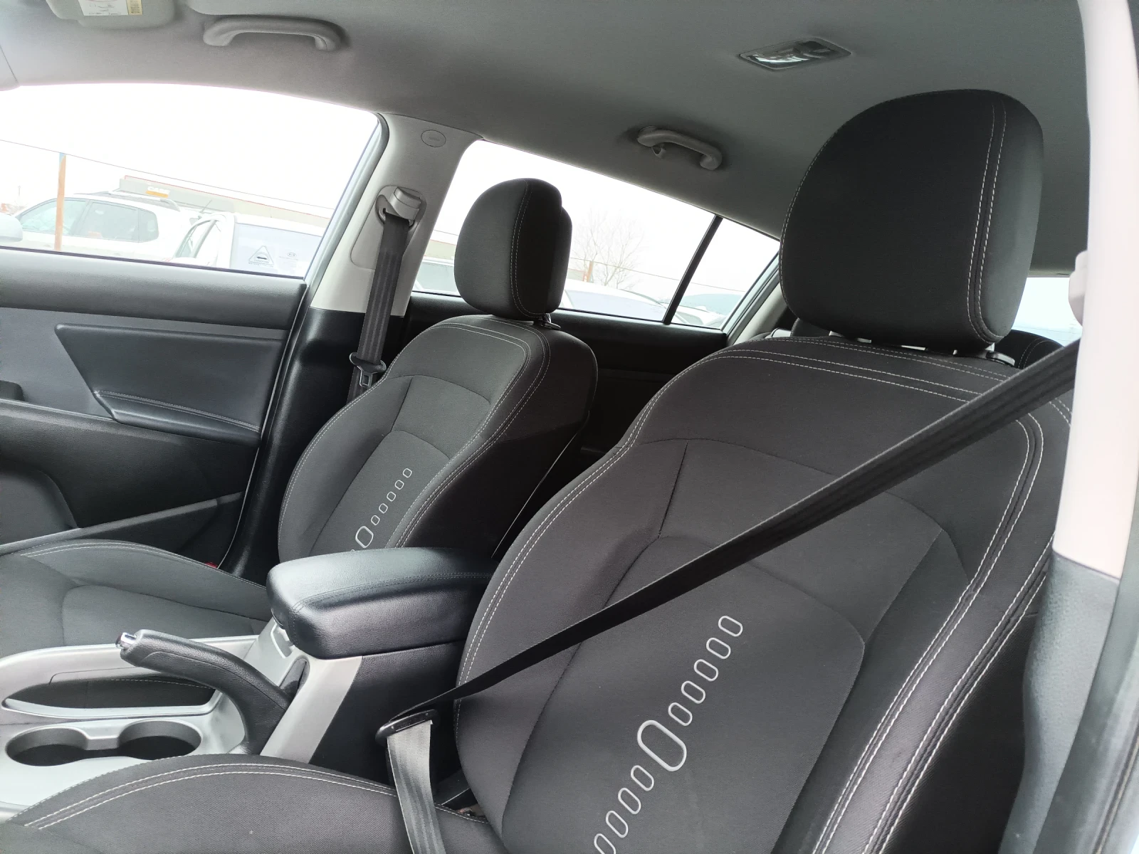 Kia Sportage Фабрична газ нави 185000 история Италия , снимка 11 - Автомобили и джипове - 53801516