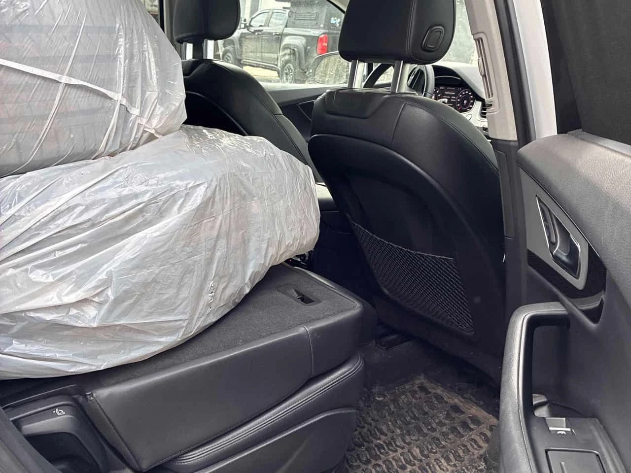 Audi Q7 Technik * / ПОДГРЕВ* ОБДУХВАНЕ* ПАНОРАМА, снимка 11 - Автомобили и джипове - 53930189