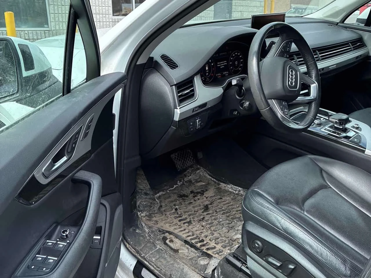 Audi Q7 Technik * / ПОДГРЕВ* ОБДУХВАНЕ* ПАНОРАМА, снимка 6 - Автомобили и джипове - 53930189