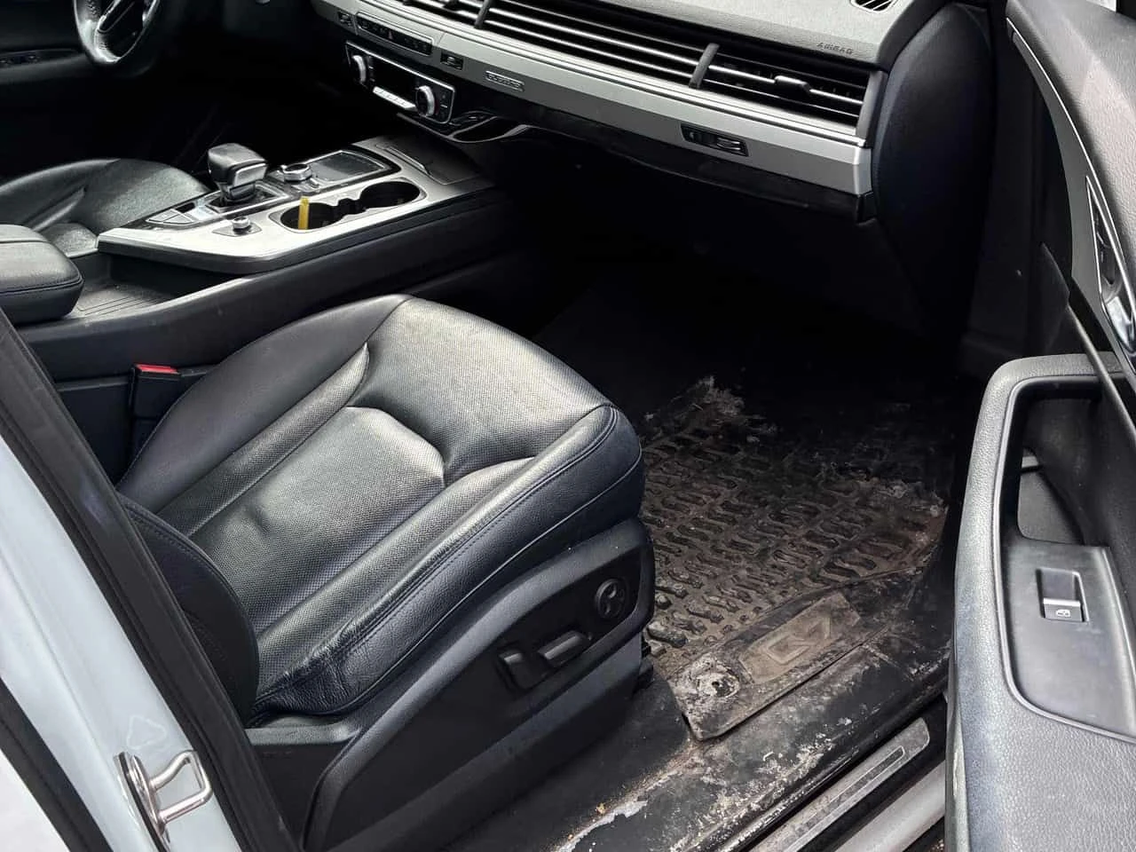 Audi Q7 Technik * / ПОДГРЕВ* ОБДУХВАНЕ* ПАНОРАМА, снимка 12 - Автомобили и джипове - 53930189