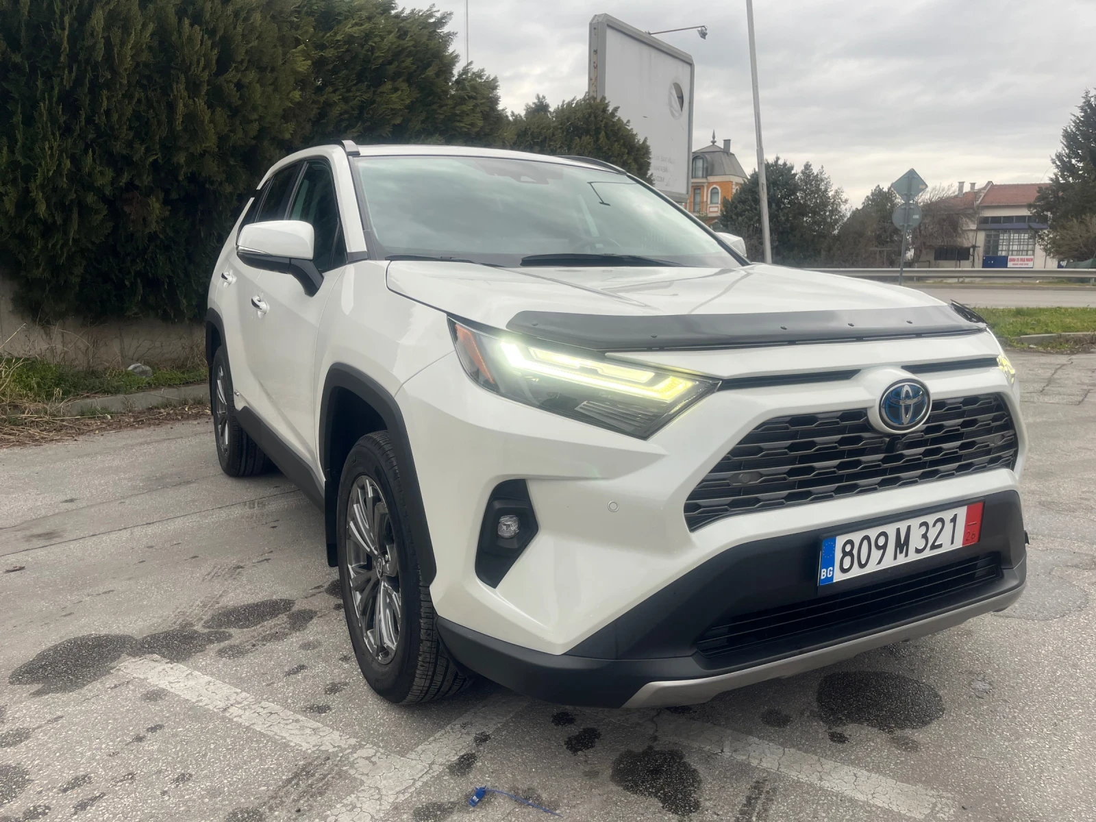 Toyota Rav4 Hybrid 2.5 Limited , снимка 2 - Автомобили и джипове - 53938606