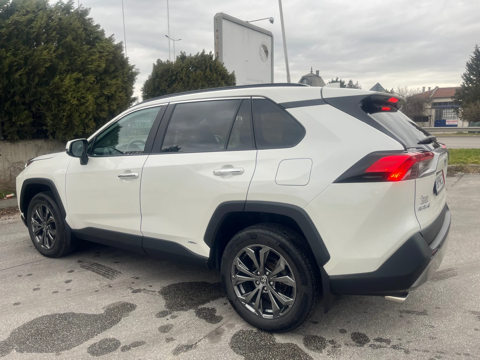 Toyota Rav4 Hybrid 2.5 Limited , снимка 6 - Автомобили и джипове - 53938606