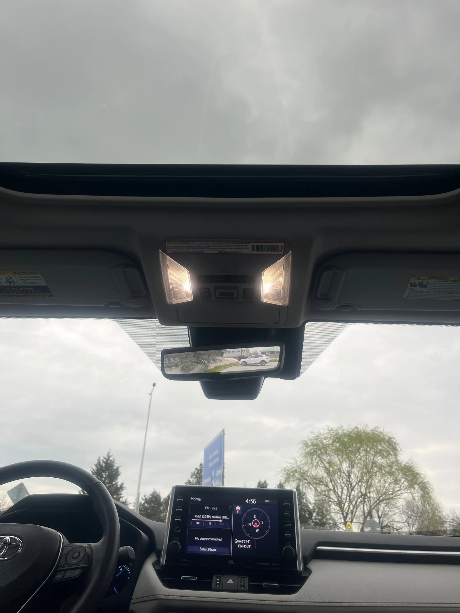 Toyota Rav4 Hybrid 2.5 Limited , снимка 14 - Автомобили и джипове - 53938606