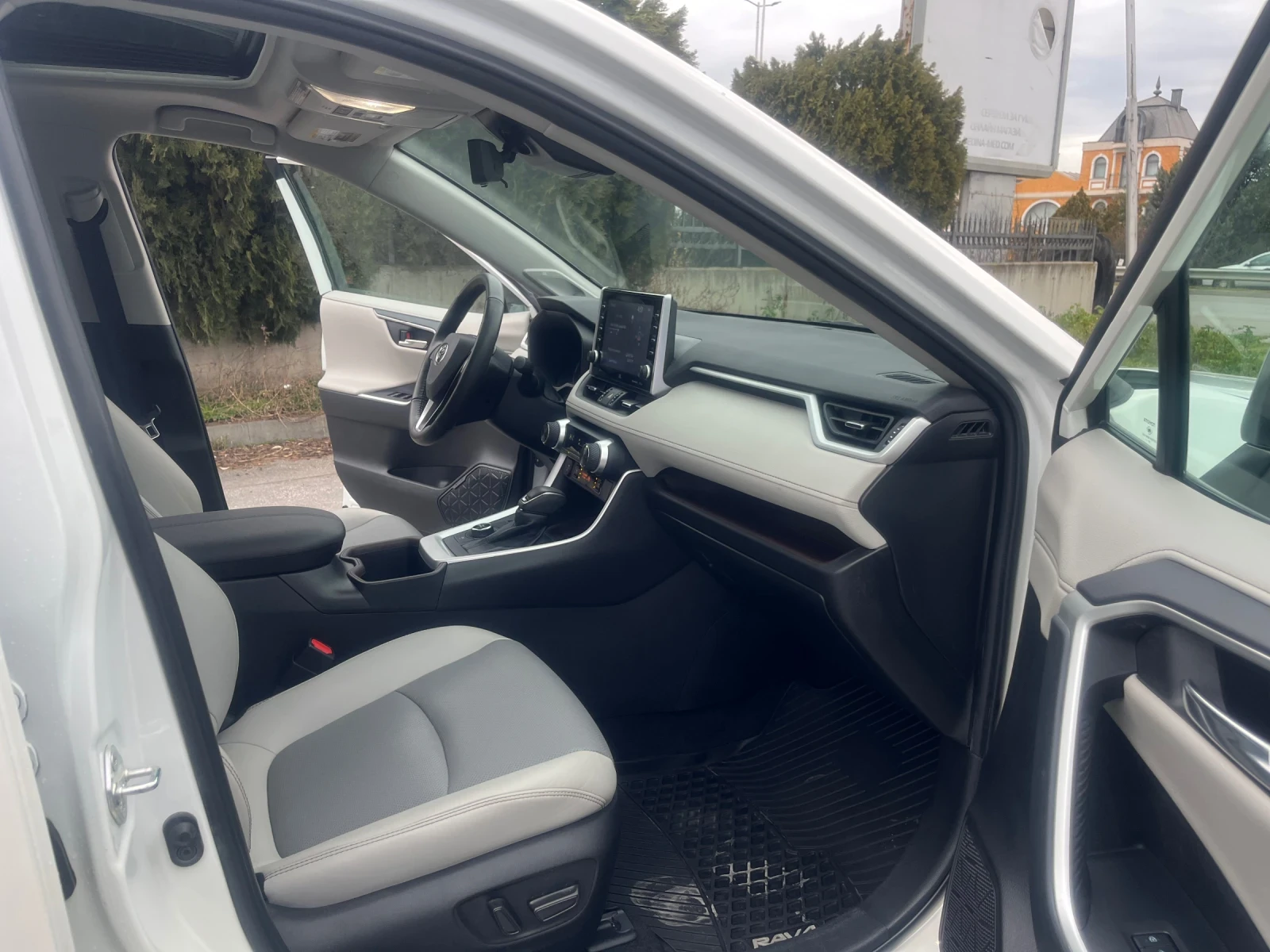 Toyota Rav4 Hybrid 2.5 Limited , снимка 6 - Автомобили и джипове - 53938606