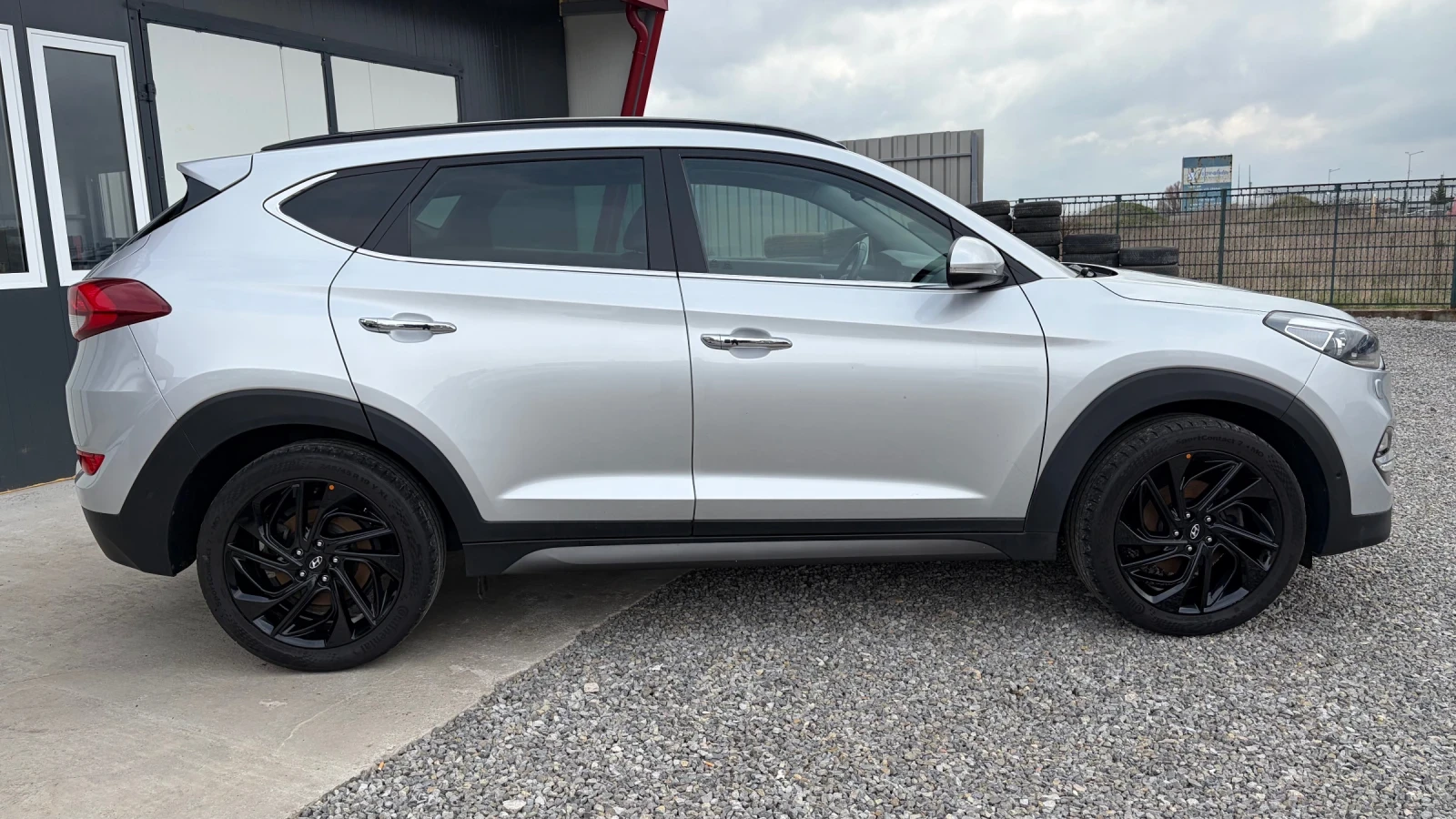 Hyundai Tucson 1.6i* 177hp* 4x4* Швейцария, снимка 4 - Автомобили и джипове - 54068126