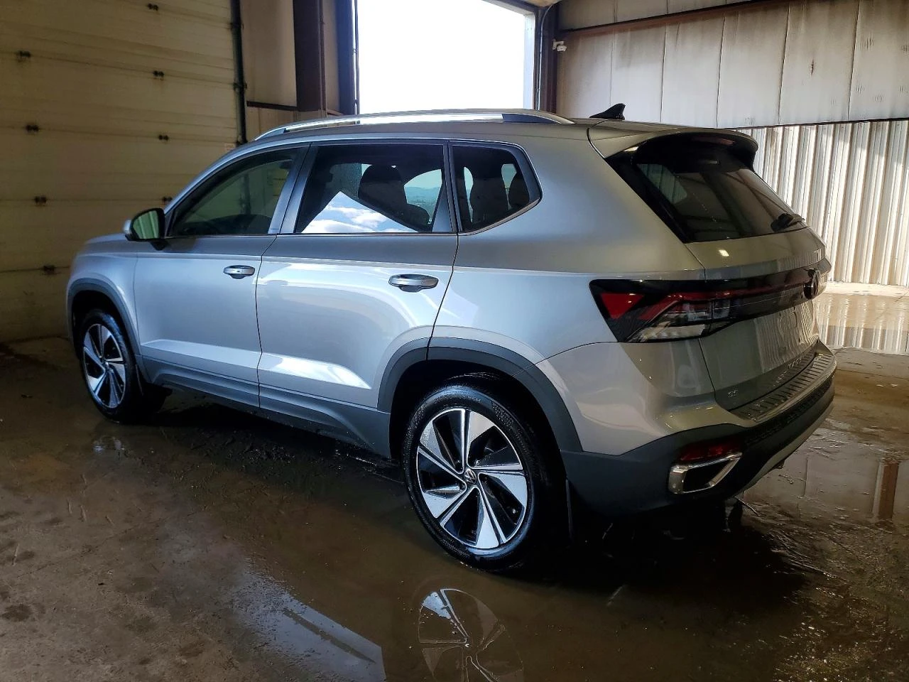 VW Taos 1.5* TAOS SE* РЕАЛНИ КМ!* ПЕРФЕКТНА, снимка 3 - Автомобили и джипове - 54083291