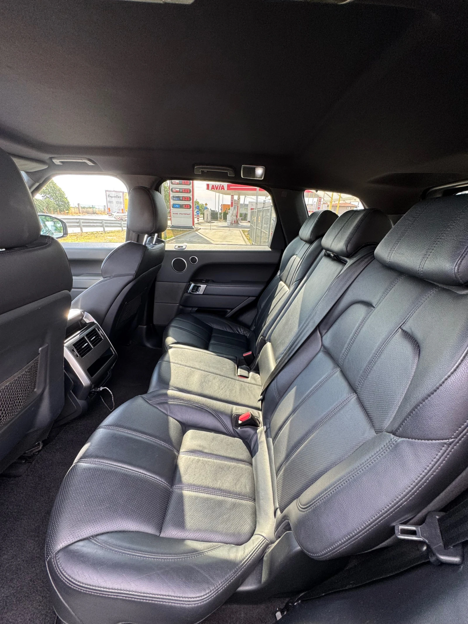 Land Rover Range Rover Sport 3.0 DIESEL, снимка 9 - Автомобили и джипове - 54290054