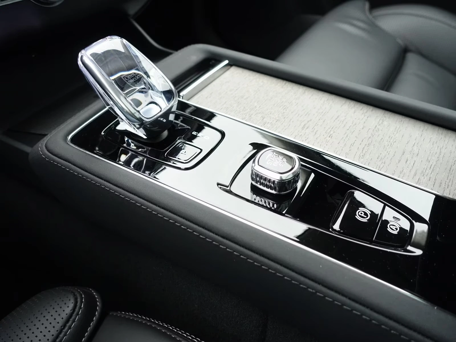 Volvo Xc90 T8 AWD Ultra Dark 7seats FourC, снимка 8 - Автомобили и джипове - 54455330