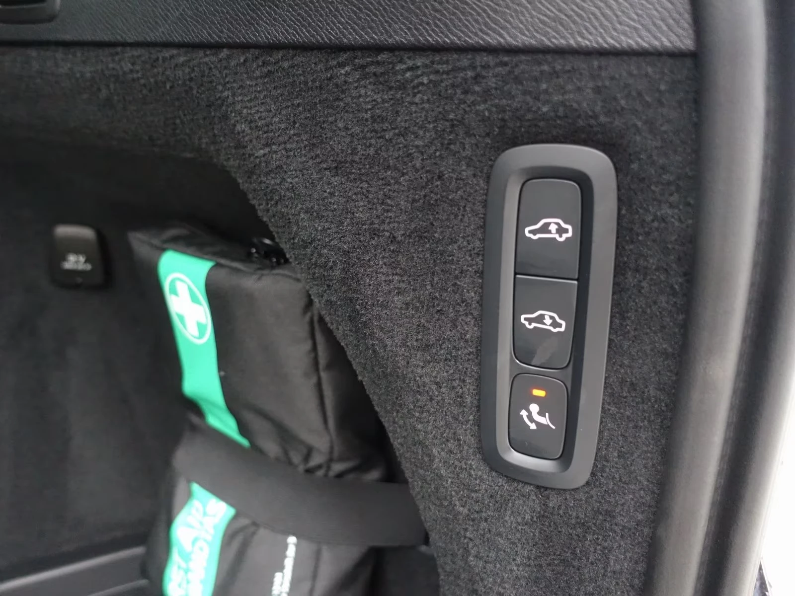 Volvo Xc90 T8 AWD Ultra Dark 7seats FourC, снимка 17 - Автомобили и джипове - 54455330