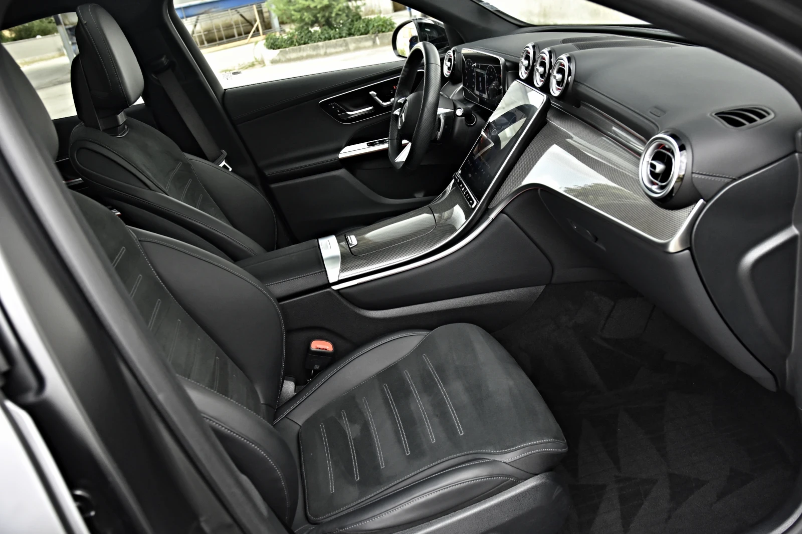 Mercedes-Benz GLC 300 COUPE 4M 2xAMG MULTIBEAM LIGHT PANO MAT BURMESTER, снимка 13 - Автомобили и джипове - 55239071