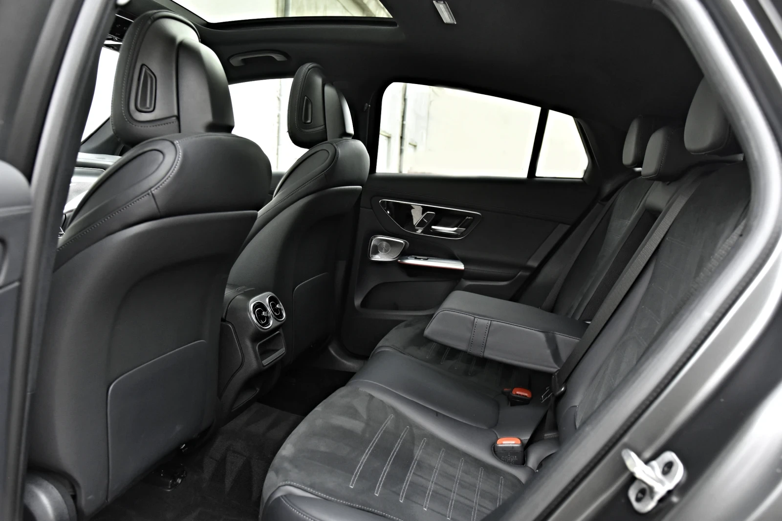 Mercedes-Benz GLC 300 COUPE 4M 2xAMG MULTIBEAM LIGHT PANO MAT BURMESTER, снимка 15 - Автомобили и джипове - 55239071