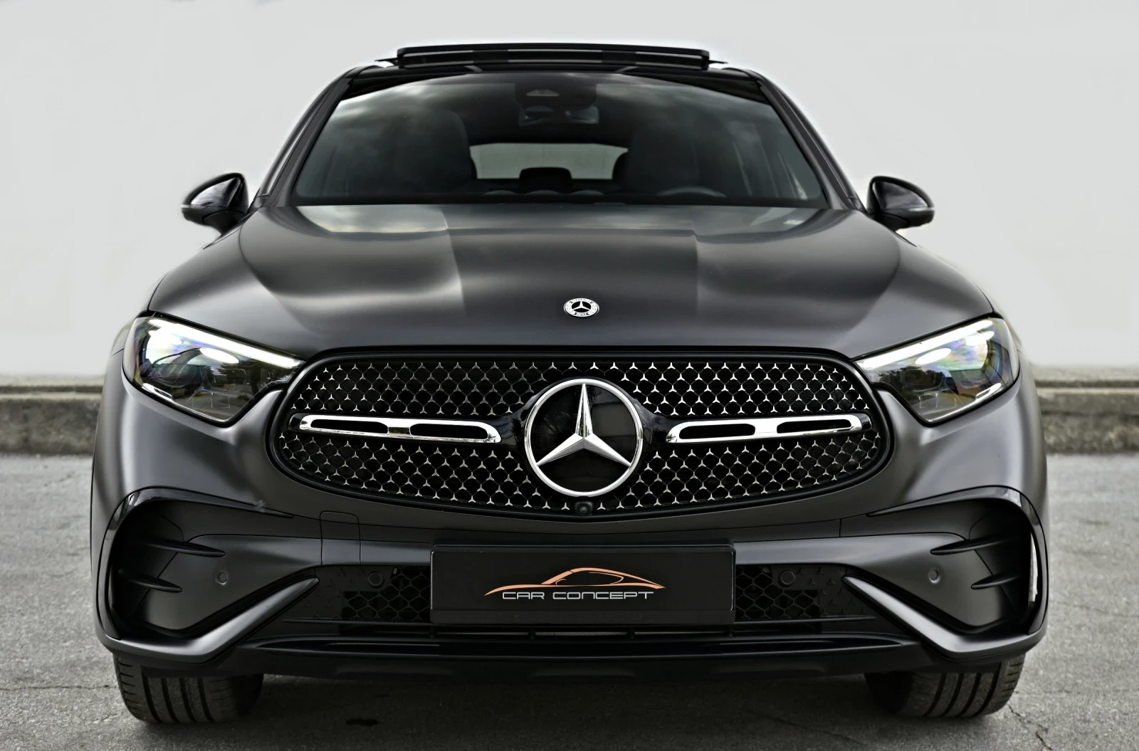 Mercedes-Benz GLC 300 COUPE 4M 2xAMG MULTIBEAM LIGHT PANO MAT BURMESTER, снимка 2 - Автомобили и джипове - 55239071