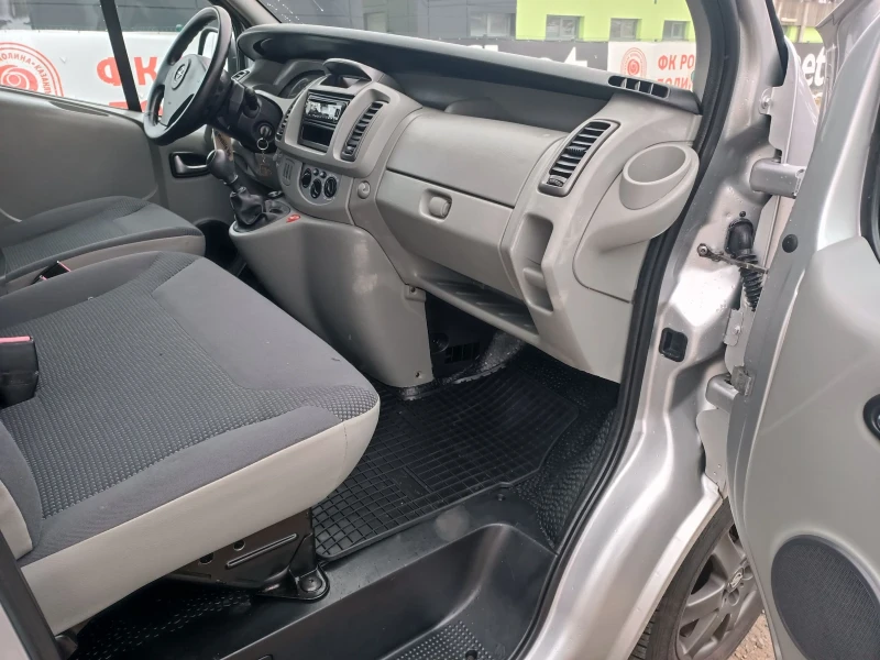 Opel Vivaro 2.0  CDTI 6 МЕСТЕН, снимка 10 - Бусове и автобуси - 48667795