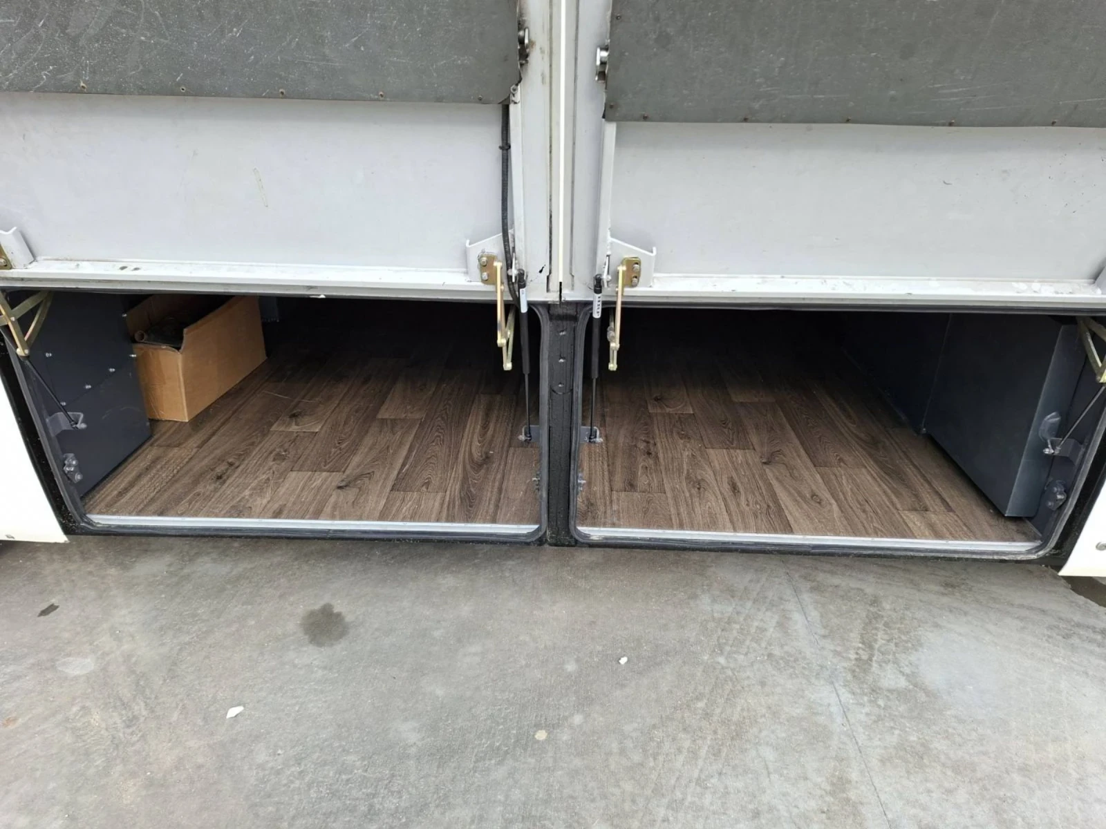 Mercedes-Benz Tourino  - изображение 10