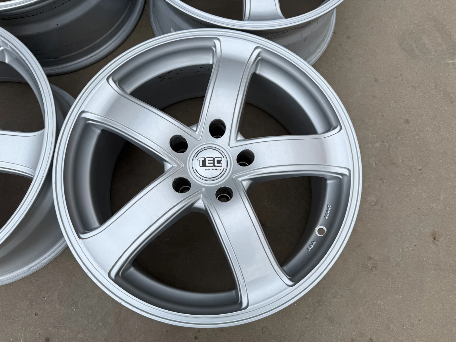 Джанти, снимка 3 - Гуми и джанти - 53955767