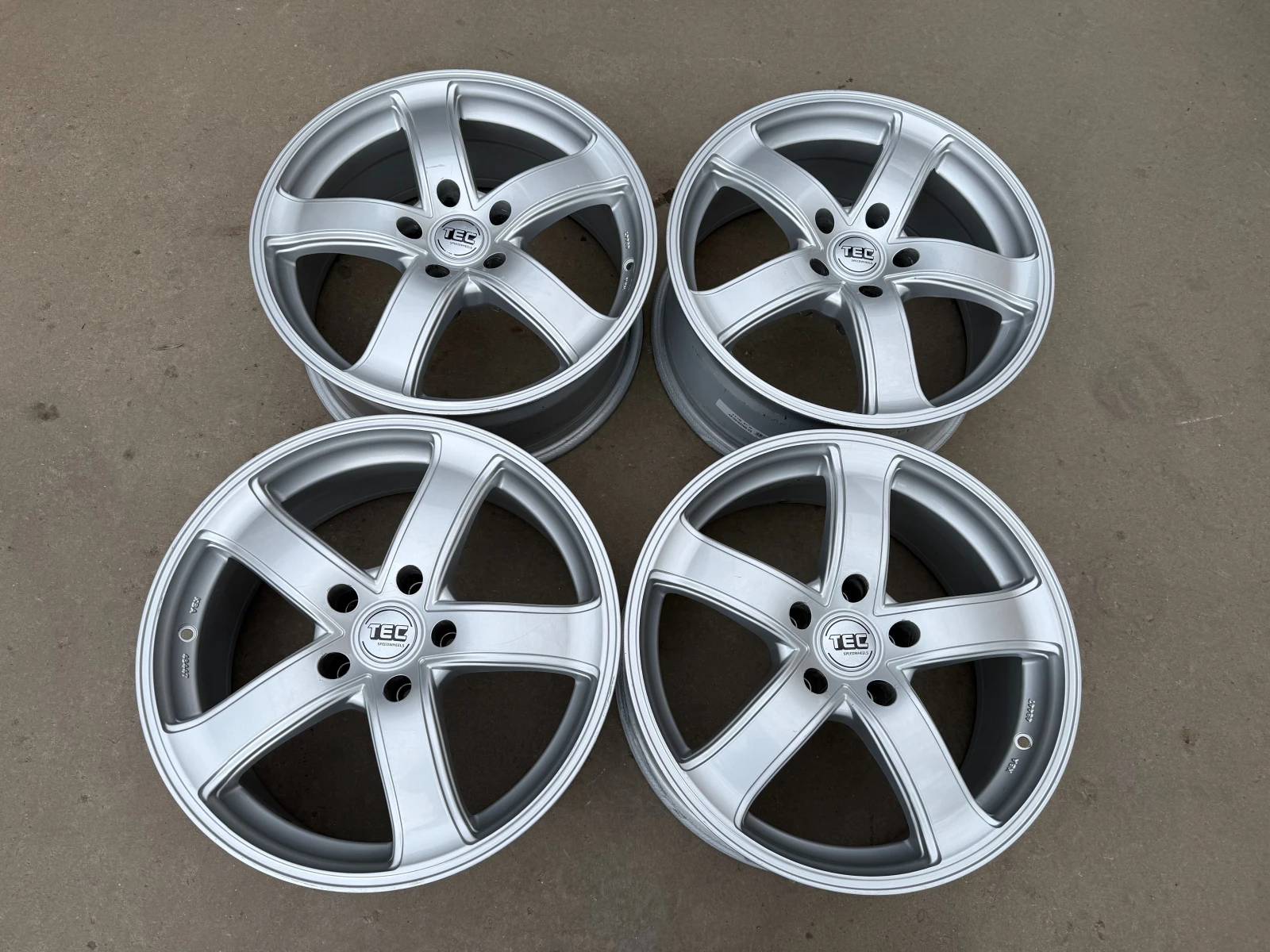 Джанти, снимка 2 - Гуми и джанти - 53955767