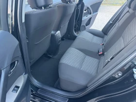 Toyota Avensis 2.0i   ТОП СЪСТОЯНИЕ  , снимка 13