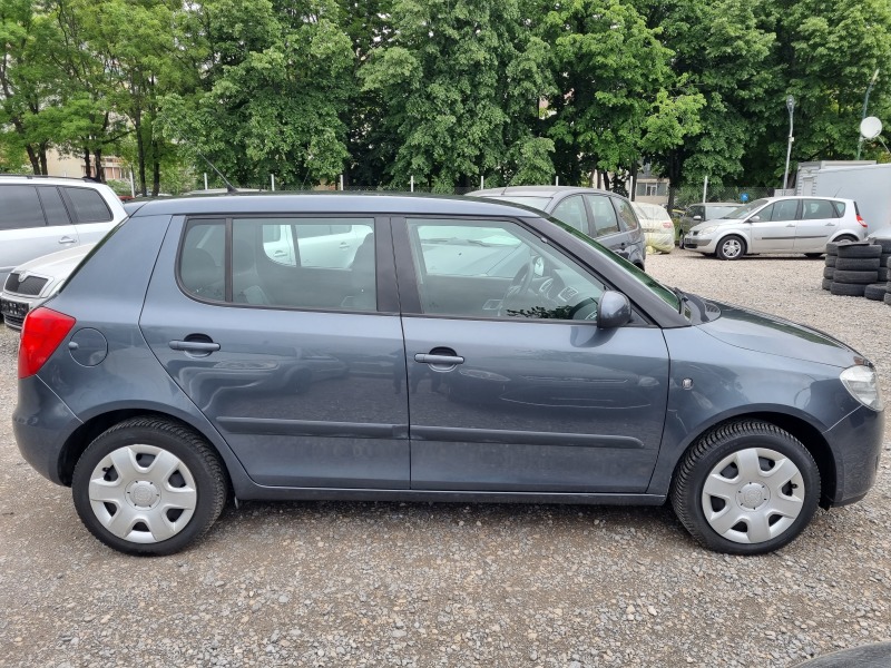 Skoda Fabia 1.2 Климатик, снимка 4 - Автомобили и джипове - 40734154