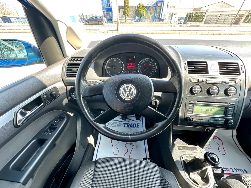 VW Touran 2.0 TDI, снимка 10 - Автомобили и джипове - 44791981