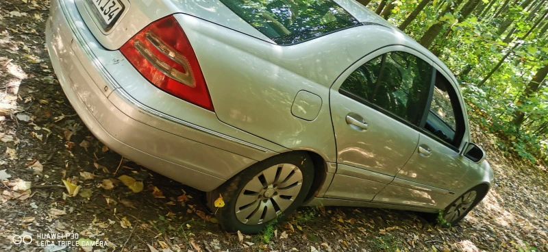 Mercedes-Benz C 200, снимка 4 - Автомобили и джипове - 47073590