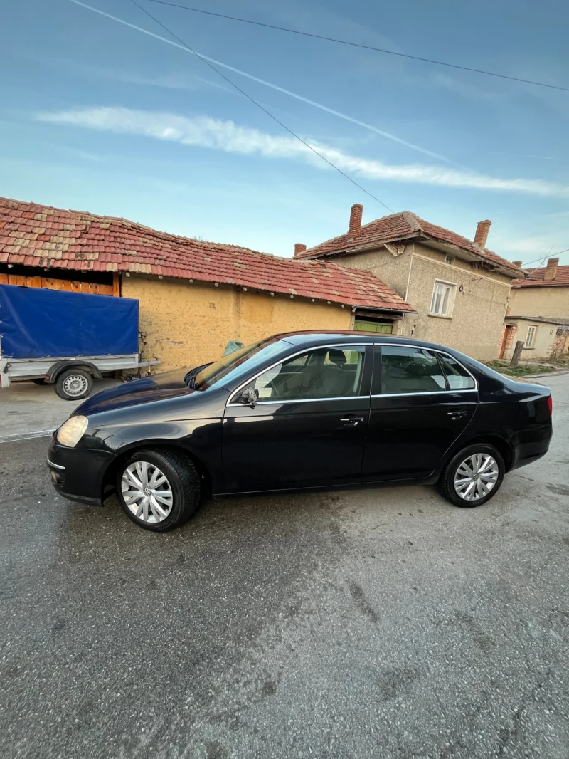 VW Jetta 2.0FSI 150k.c, снимка 3 - Автомобили и джипове - 48129918