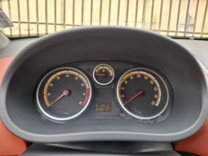 Opel Corsa, снимка 8 - Автомобили и джипове - 48795004